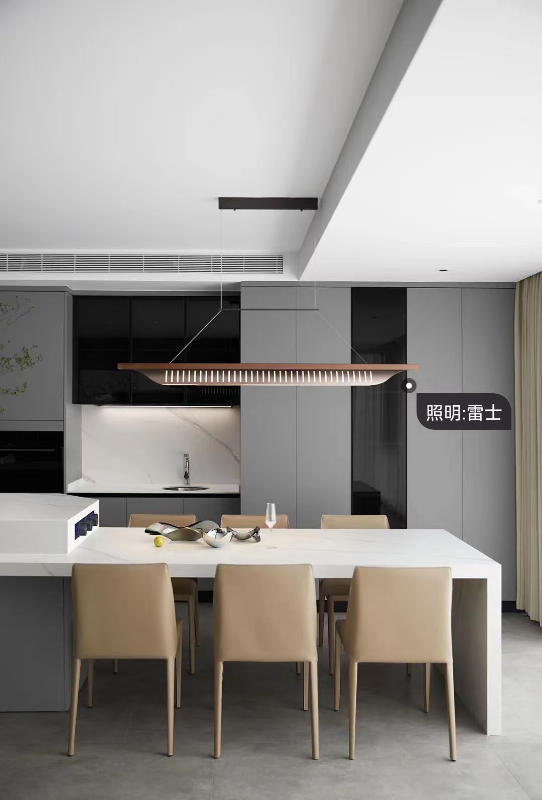 小兩口住躍層還能裝出溫度？細(xì)節(jié)精準(zhǔn)把控詮釋大而不空
