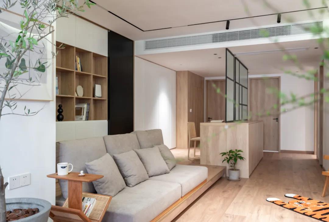 深圳125㎡，榻榻米地臺(tái)搭建「客廳沙發(fā)區(qū)」，實(shí)用度max!