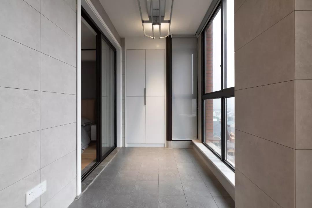 玄關(guān)巧收納，成都夫妻120㎡小兩居婚房裝修記，美呆了！